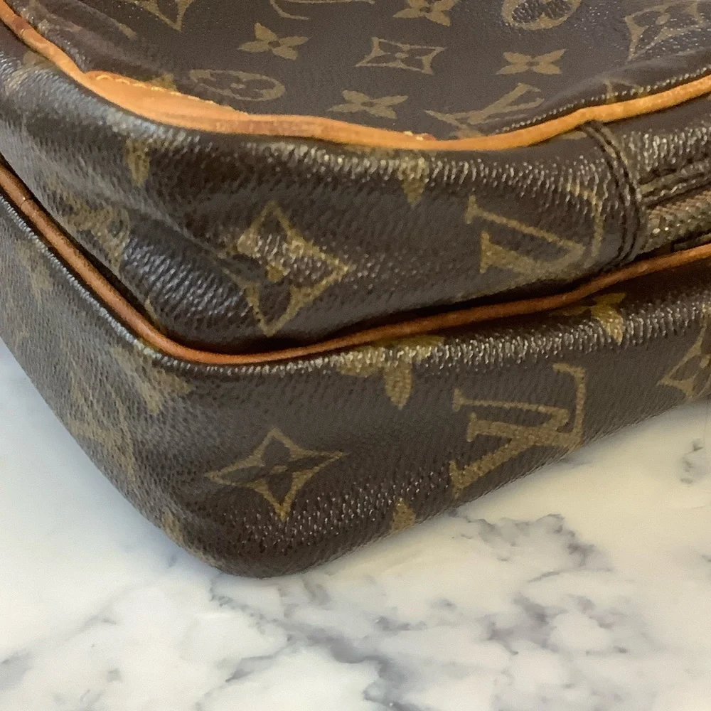 GUC Louis Vuitton Amazone Crossbody Bag
